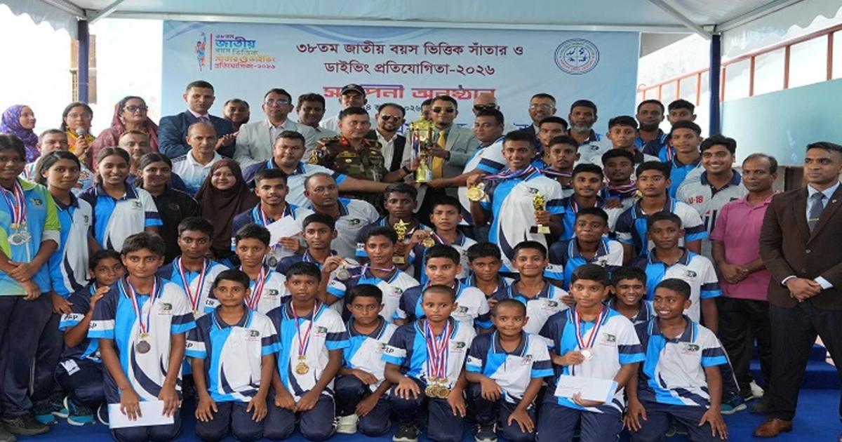 সেরা সাঁতারু আব্দুল আজিম ও ফাতিহা মাহতাব মাইশা, নতুন রেকর্ডধারীদের নগদ পুরস্কার প্রদান