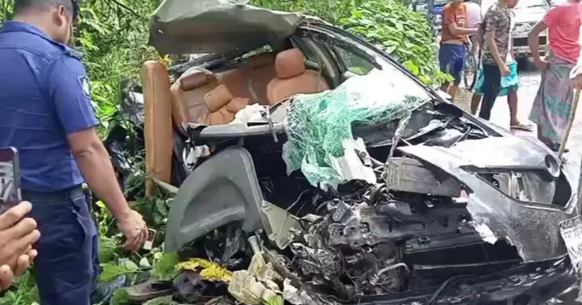 কাশিয়ানীতে বাসের ধাক্কায় প্রাইভেটকারের দুই যাত্রী নিহত, আহত ২০