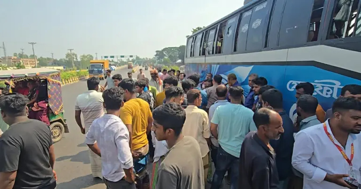 দুই প্রাণহানির পর ঢাকা-আরিচা মহাসড়কে সেলফি বাস চলাচল বন্ধ
