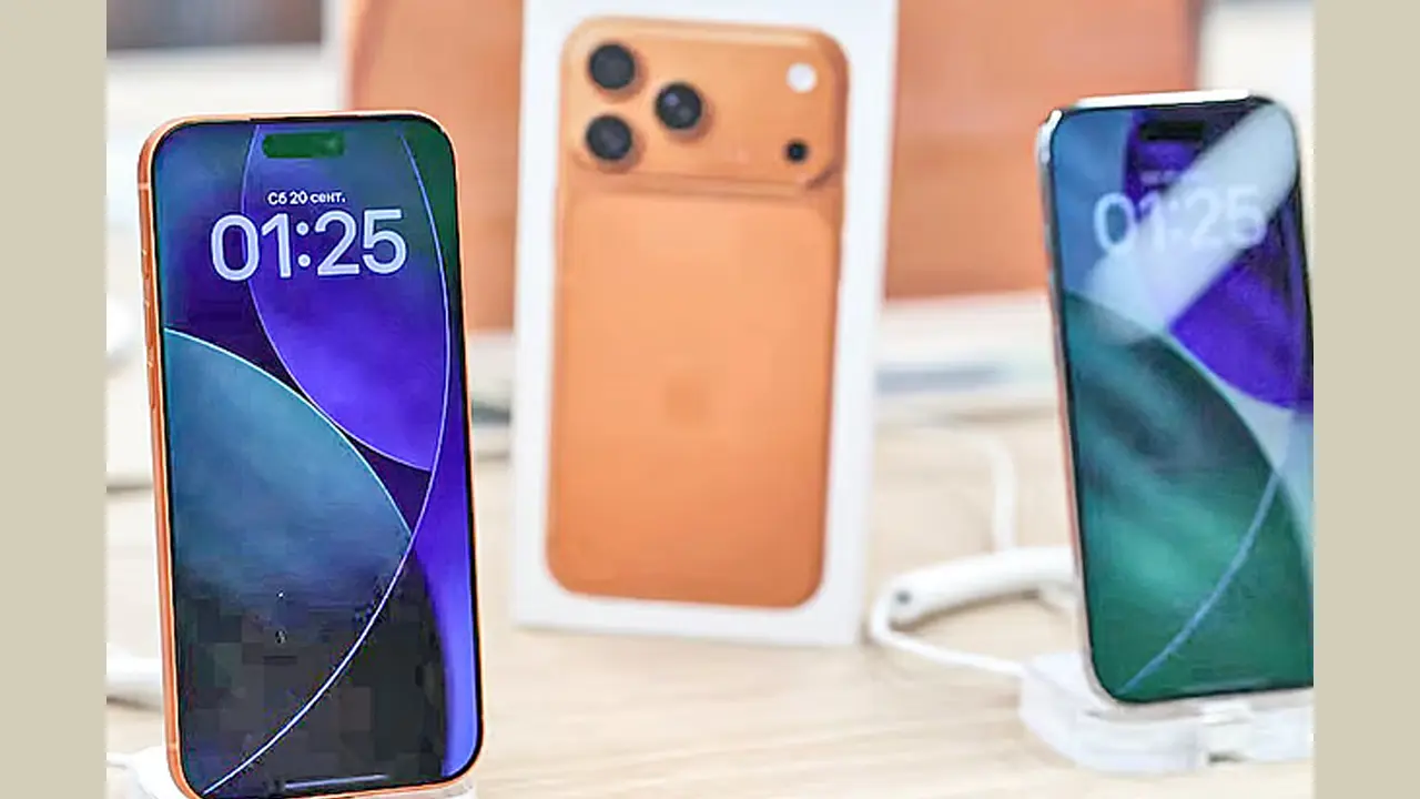 আইফোনের নতুন মডেলে যেসব ত্রুটির অভিযোগ তুললেন ব্যবহারকারীরা