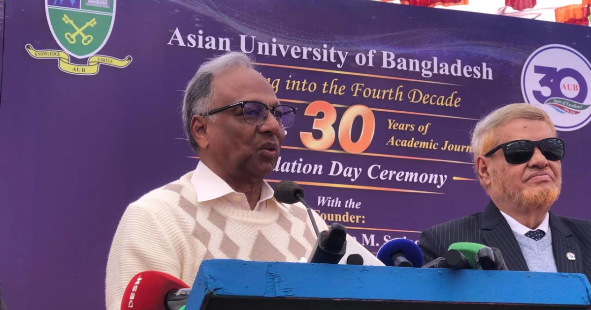 তরুণ প্রজন্মকে আত্মপরিচয়ে উজ্জীবিত করার চেষ্টা করছি: মাহমুদুর রহমান