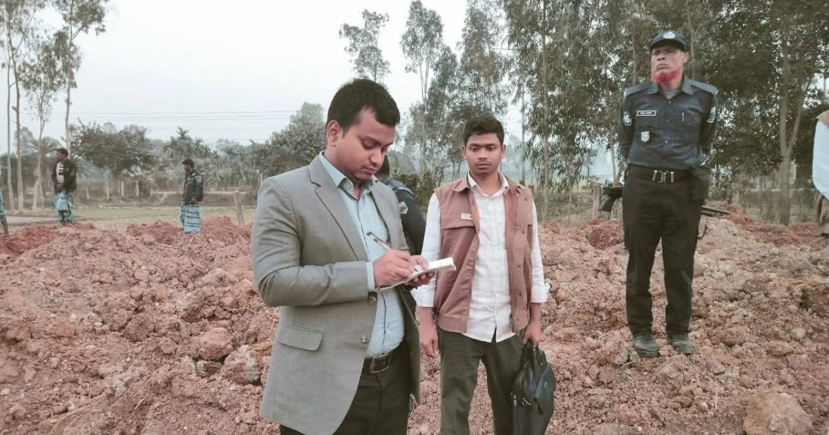 রায়গঞ্জে তিন ইউনিয়নে টপসয়েল কাটার দায়ে অর্থদণ্ড