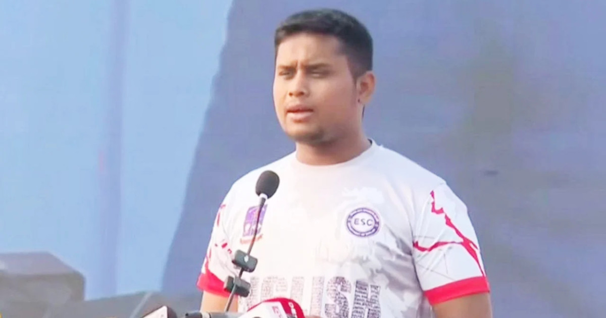 যে সিস্টেমটা ভাঙা হয়েছে সেটাকে আর ফিরতে দিও না : শিক্ষার্থীদের উদ্দেশ্যে হাসনাত আব্দুল্লাহ