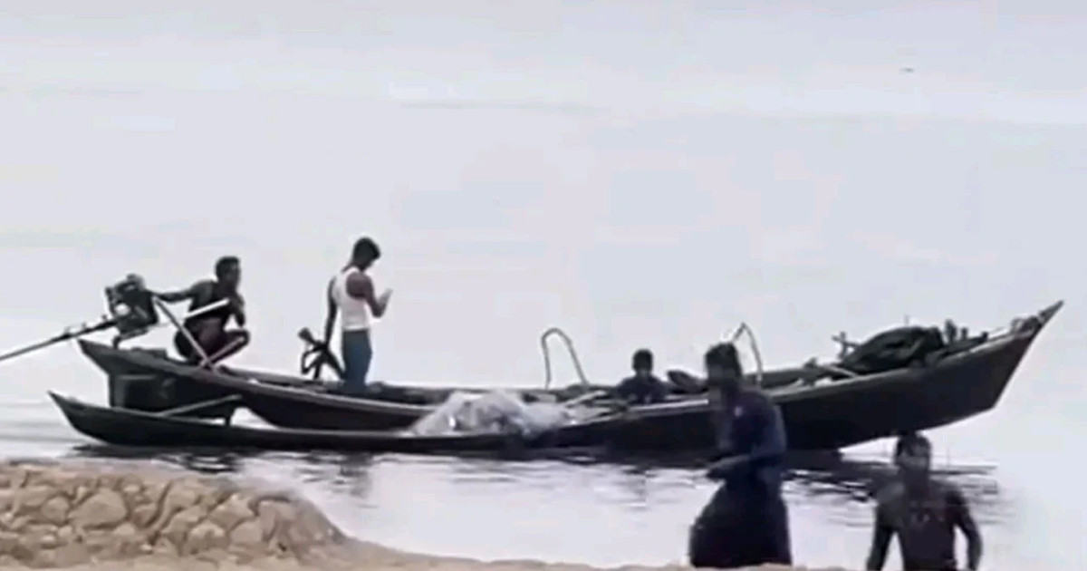 টেকনাফে ডাকাতদলের সঙ্গে বিজিবির গোলাগুলি, দুই রোহিঙ্গা জেলে আটক