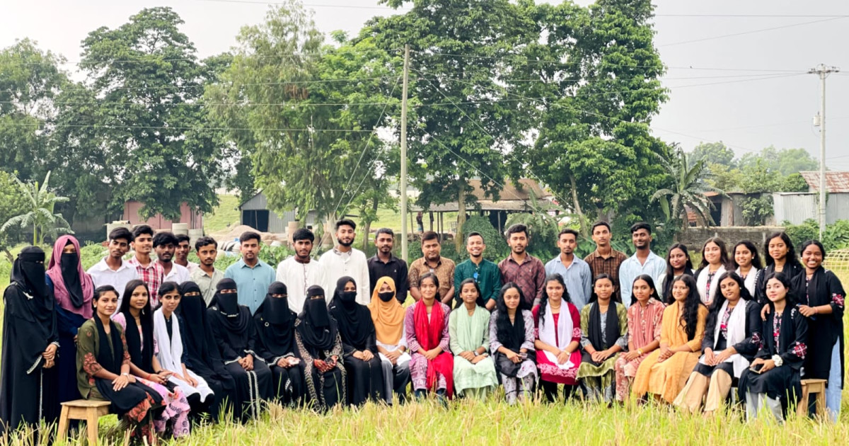 রায়গঞ্জে ফুলজোড় ইংলিশ একাডেমির এইচএসসি-২৬ ব্যাচের দোয়া ও বিদায় সংবর্ধনা