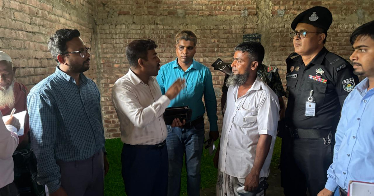 ভেজাল রং-লবণে তৈরি হচ্ছিল চিপস, রায়গঞ্জে দুই প্রতিষ্ঠানের বিরুদ্ধে ভ্রাম্যমাণ আদালতের অভিযান