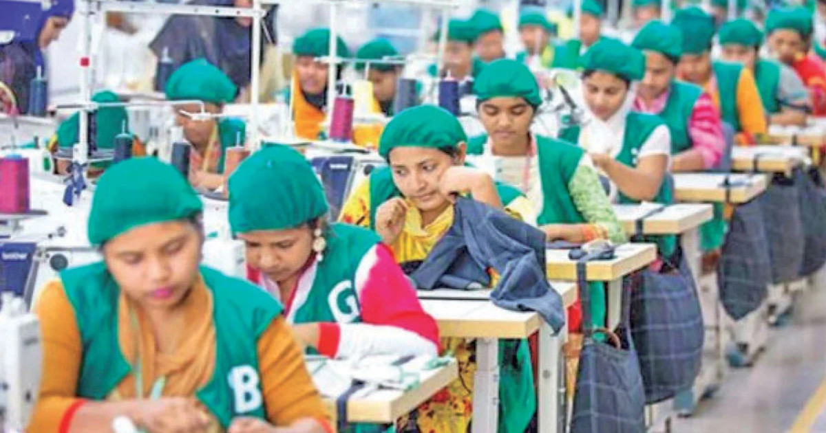 ওভেনে ইতিবাচক প্রবৃদ্ধি, নিটে ধাক্কা—ছয় মাসে কমল বাংলাদেশের পোশাক রপ্তানি