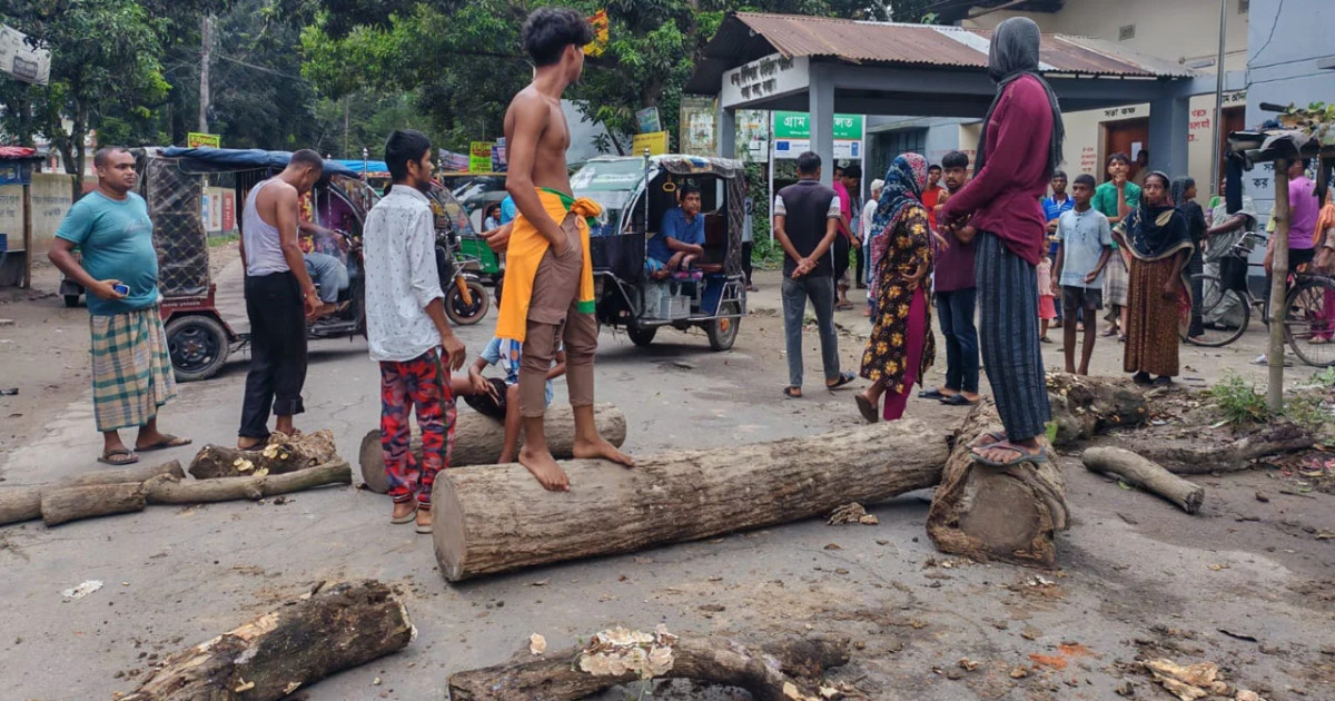বগুড়ায় যুবককে পিটিয়ে ও পায়ের রগ কেটে হত্যার অভিযোগ, সড়ক অবরোধ