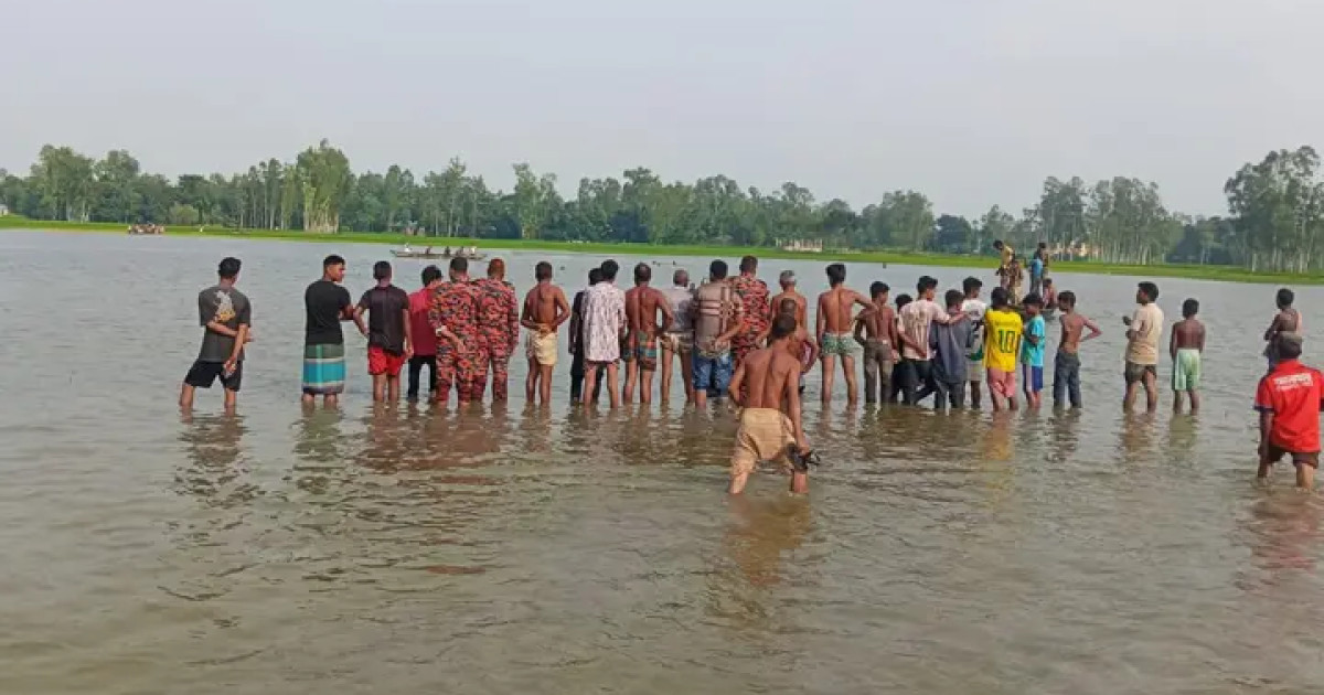 ছেলেকে বাঁচিয়ে পানিতে ডুবে বাবার মৃত্যু